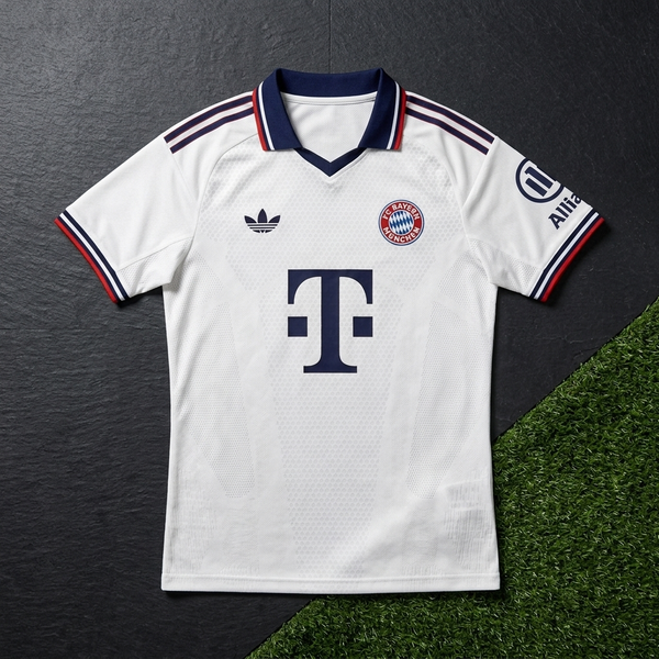 Bayern Munich Away Jersey 26/27 - Player Version