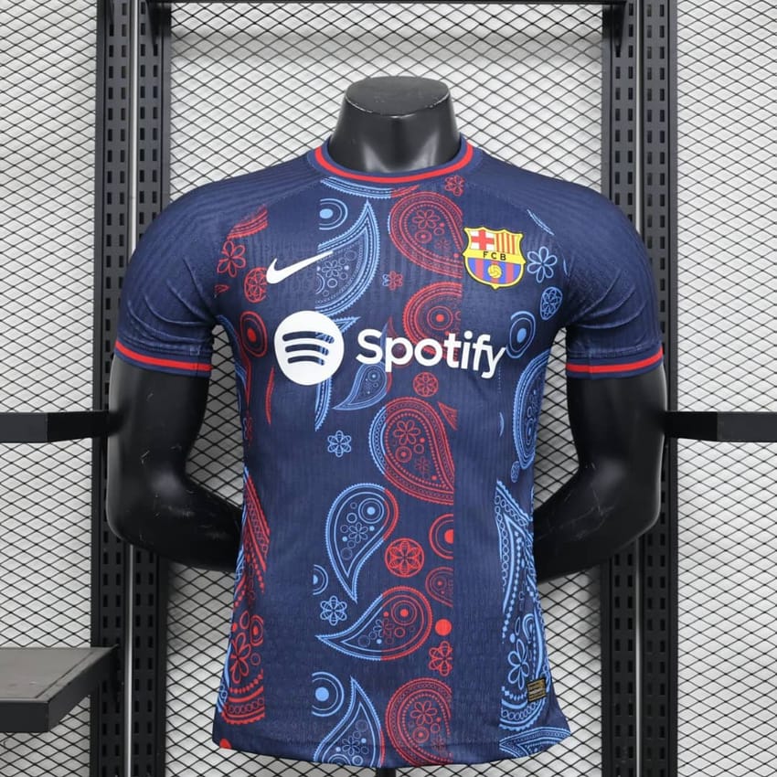 نسخة خاصة للاعب برشلونة
