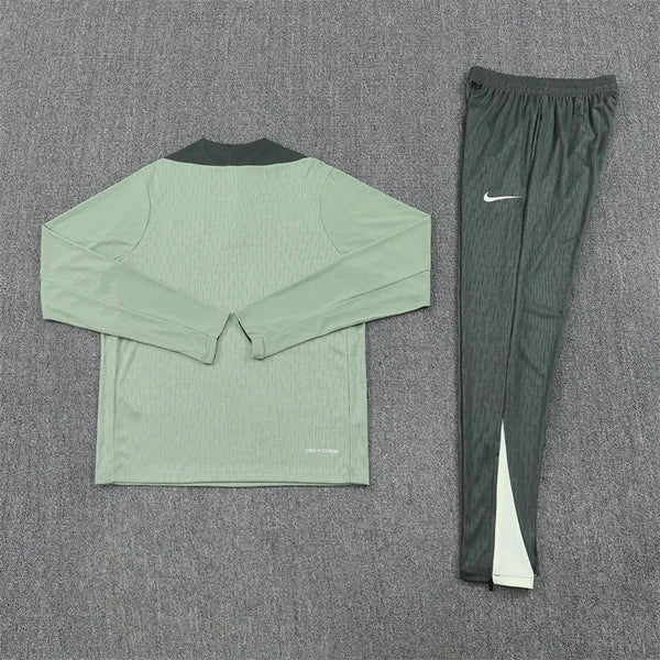 Chelsea Half Zip Tracksuit - Player Version